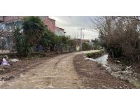 Kemer’de şiddetli yağış nedeniyle çöken yol onarıldı