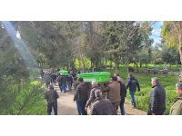 Hatay’da su dolu temelin içindeki toplarını almak isterken düşüp ölen 2 kardeş yan yana defnedildi