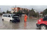 Osmaniye’de kuvvetli yağış: Yollar suyla doldu, araçlar yolda kaldı