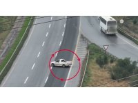 Uygulama noktasına girmemek için otoyolda geri geri giden sürücü dron kamerasına yakalandı