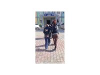 Evlerden 2 milyon 300 bin TL’lik altın çalan 2 kadın tutuklandı