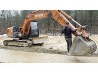 Adana’da sel ve heyelanlar ulaşımda aksamalara neden oldu