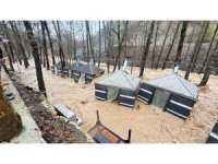 Sağanak Mersin’i vurdu: Dereler taştı, restoran sular altında kaldı