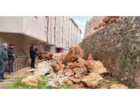 Eğirdir’de yuvarlanan kayaların tehdit ettiği bina tahliye edildi