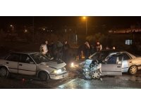 Osmaniye’de iki otomobil kafa kafaya çarpıştı: 4 yaralı