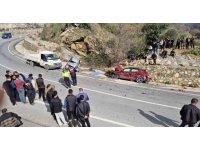 Alanya’da 3 araçlı zincirleme kaza: 1 ölü, 3 yaralı