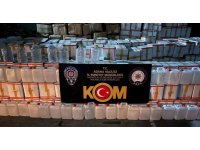 Sahte içkinin piyasaya sürüldüğü depoya baskın: 21 bin litre sahte içki ele geçirildi