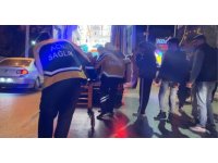 Kavşakta motosiklet ile otomobil çarpıştı: 2 yaralı