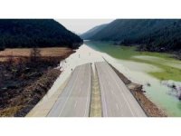 Yağmur ve sel sularının kapattığı Antalya-Konya Kara yolunda sular henüz çekilmedi