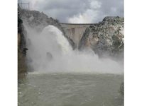 Manavgat’ta barajda taşkın riskine karşı su tahliyesi