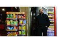 Ölümle burun buruna gelen esnaf saniyelerle kurtuldu