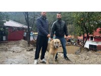 Köpeğini sel sularından kurtaran sahibi o anları anlattı