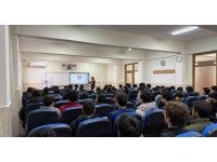 Mersin’de gençlere dijital farkındalık semineri