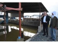 Başkan Yapar, aşırı yağışla birlikte sular altında kalan Aşağıoba Mahallesi’nde incelemelerde bulundu