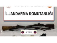 Burdur’da çok sayıda ruhsatsız silah ve mühimmat ele geçirildi