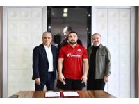 Muratpaşa Belediyesi, Başpehlivan Osman Kan ile sözleşme imzaladı