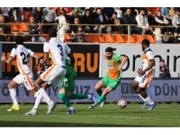 Trendyol Süper Lig: Corendon Alanyaspor: 0 - RAMS Başakşehir: 2 (İlk yarı)