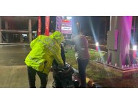 Kazada motosiklet devrildi: Yaralanan sürücü 4.00 promil alkollü çıktı