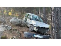 Burdur’da araç şarampole devrildi: 3 yaralı