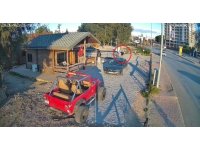 Müşteri sanıp tokalaştığı şahsın silahlı saldırısında ölümle burun buruna geldi