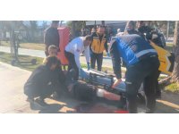 Yaşlı adamı "Neden selam almıyorsun" diyerek bacağından bıçakladılar