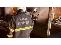 Alevlere teslim olan baraka iş yeri kullanılmaz hale geldi