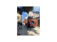 Mut’ta bir evin çatı katında çıkan yangın korkuttu