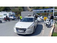 Kırmızı ışıkta geçip kaza yaptı, ehliyetine 1 ay el konuldu