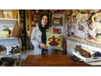 Depremde iş yerleri ve evleri yıkılan afetzede kadınlar, zanaatlarını kültür sanat çarşısında yaşatıyorlar