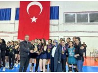 Mut’ta voleybol turnuvası düzenlendi