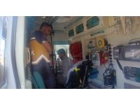 Bakım sırasında tur teknesi alev aldı dumandan etkilenen işçi hastanelik oldu