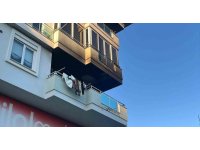 Alanya’da apartman balkonunda çıkan yangın korkuttu