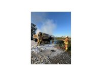 Arsuz’da kamyonet alevlere teslim oldu