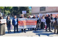 Üst geçit isteyen mahalleli eylem yapıp belediyeye tepki gösterdi