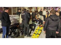 Burdur’da otomobil ile çarpışan motosikletlinin yaralandığı kaza kamerada