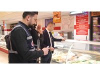 Adana’da Ramazan Bayramı öncesi marketlerde fiyat ve etiket denetimi yapıldı