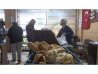 Ramazan ayında zam yapmayan fırıncı ekmeği ve pideyi 10 TL’den satıyor