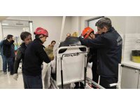 Göğüs boşluğuna demir saplanan hastanın ameliyatına itfaiye girdi