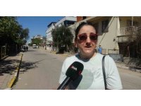 Antalya’da iki motosikletlinin yola savrulduğu kaza kameraya yansıdı, mahalleli kasis istedi