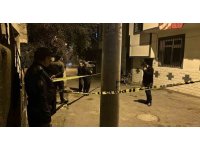 Silahlı kavgada evinin önünde duran genç kadın başından vurularak hayatını kaybetti