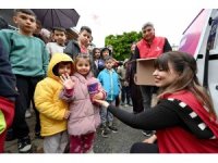 Mersin’de 13 ilçede 60 bin çocuğa bayram hediyesi