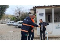 Kozan’da temizlik işçilerinden anlamlı bayramlaşma