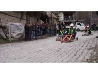 Fren yok, heyecan çok, geleneksel tahta araba yarışı bu yılda nefesleri kesti