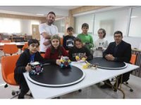 Geleceğin kaşifleri olacak depremzede çocuklar ‘Hataybot’ Robot Yarışması’na hazırlanıyorlar