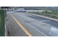 Osmaniye’de alt geçitte kaza kamerada: Otomobil ile minibüs çarpıştı