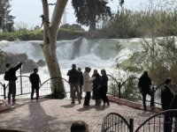 Tarsus Şelalesi’ne yağış sonrası ziyaretçi akını