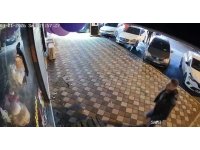 Kırılan bardak tartışmasında "Beni müşterilerin yanında rezil ediyorsun, ben yapacağımı biliyorum" diyen kadının kocası, iş yerinin camına kaldırım taşı fırlattı