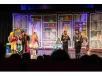 Mersin Şehir Tiyatrosu ’Dünya Tiyatro Günü’nü binlerce seyirciyle kutladı