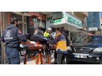 Geri manevra sırasında kaldırımda oturan yaşlı kadına çarpan sürücüye ’neden çarptın’ sitemi