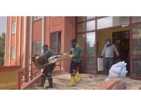 Ekipler gaz maskesiyle girdi iki günde temizledi: Evden 7 kamyonet çöp çıktı